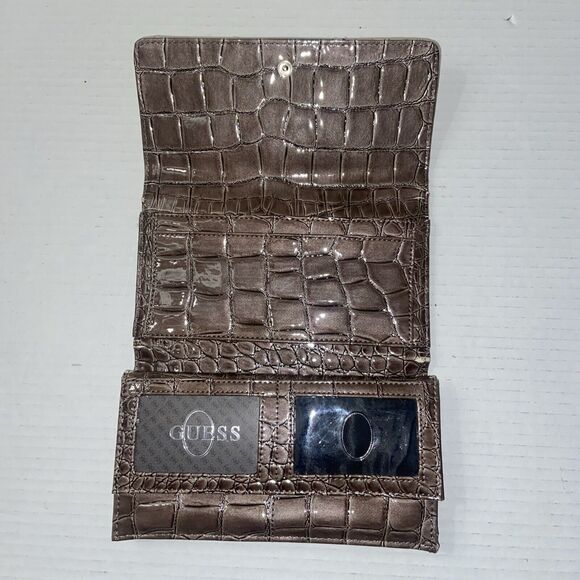 Large Guess Tri-fold Patent Leather Bling Wallet. Good Condition. - Picture 4 of 8